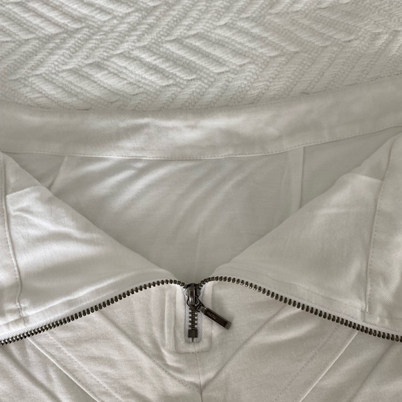 White stretch BCBG skirt- New without tag - Picture 9 of 10